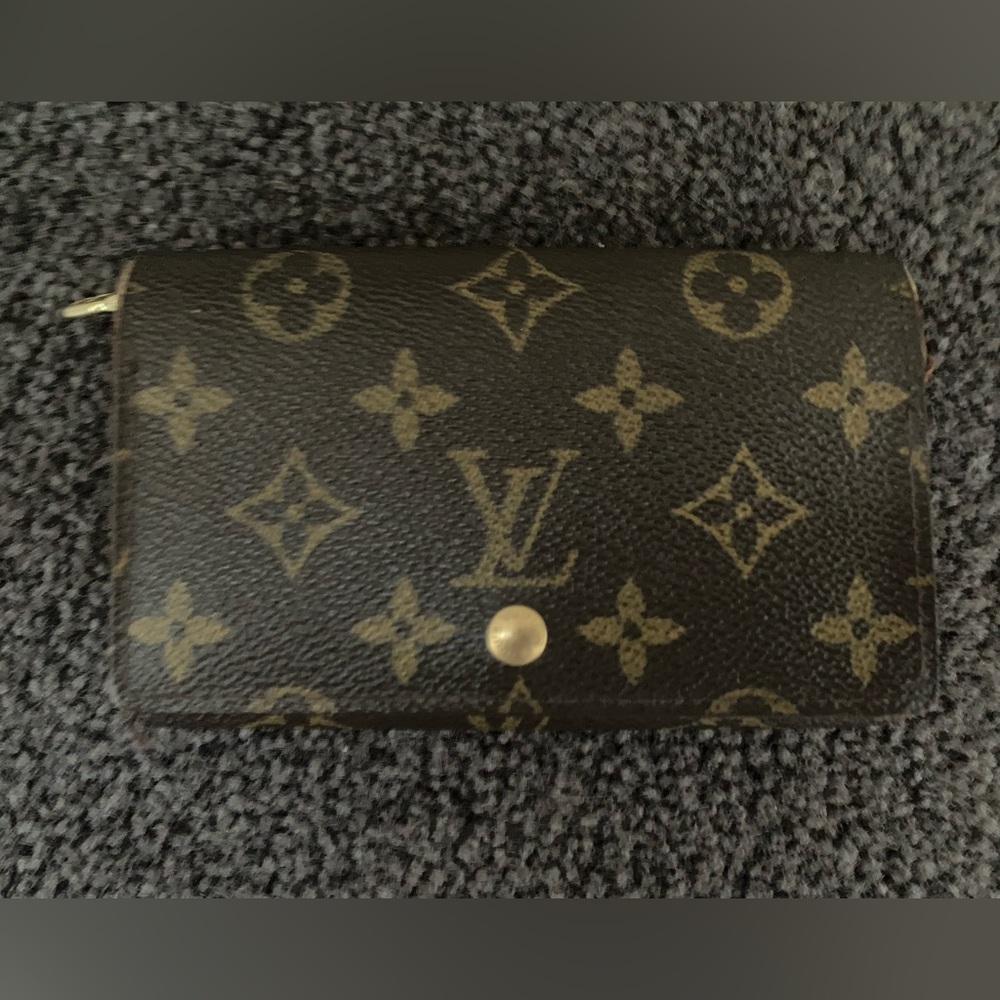 💯 Authentic Canvas Louis Vuitton Vintage Compact Wallet